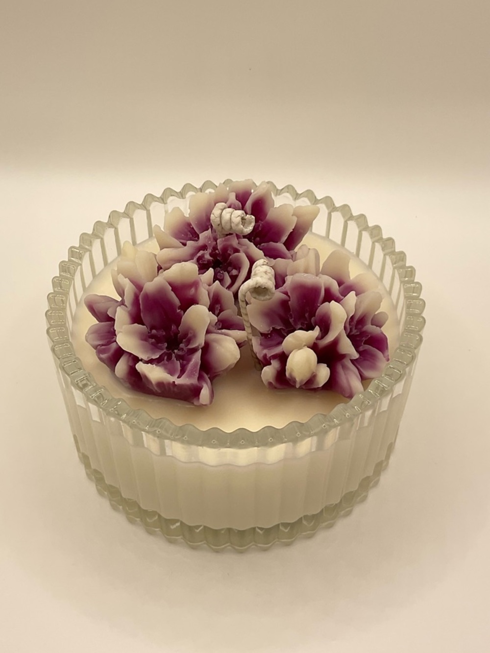 🕯️🌸Handmade scented Candle in Glass Jar - Picture 2 of 4